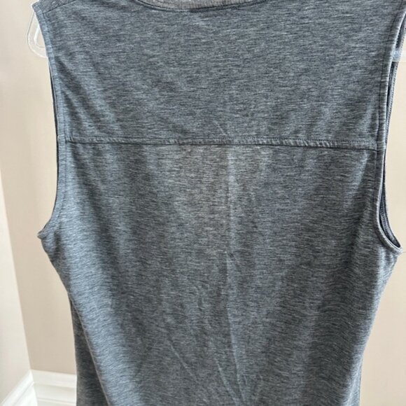 Aritzia Community Grey V-Neck Tank Top – Size Small - Picture 5 of 5